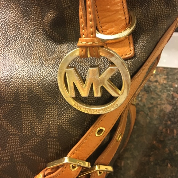 Large Leather Michael Kors Handbag - Picture 4 of 8